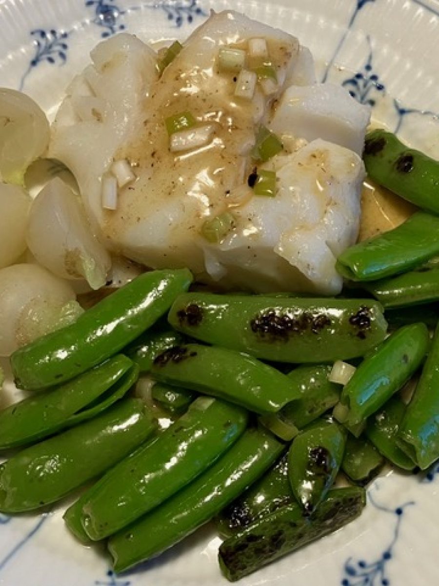 POACHED COD WITH LEMON BUERRE BLANC